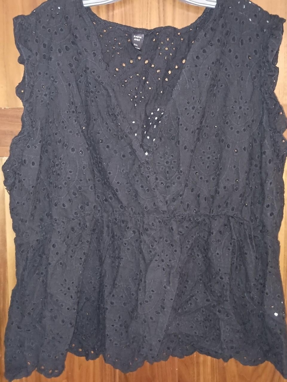 SHEIN Black Eyelet V-Neck Sleeveless Peplum Blouse